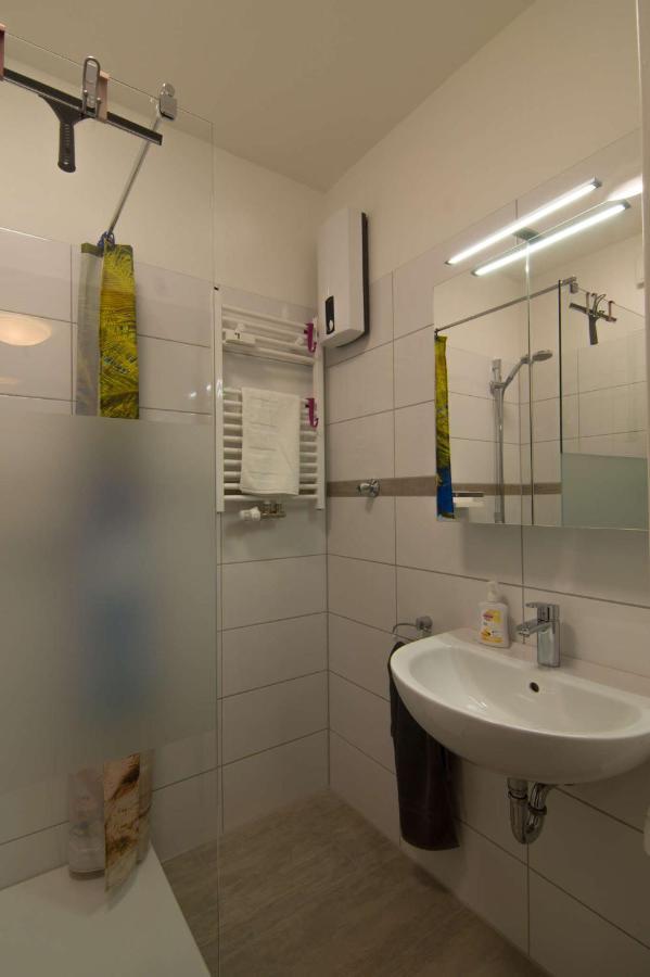 Ferienwohnung 'Zimmer Frei' Гелзенкирхен Екстериор снимка